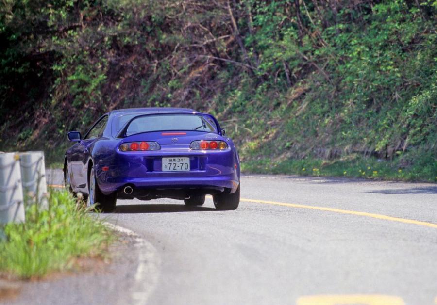  Toyota Supra RZ 1996 года  (фото 15 из 29)